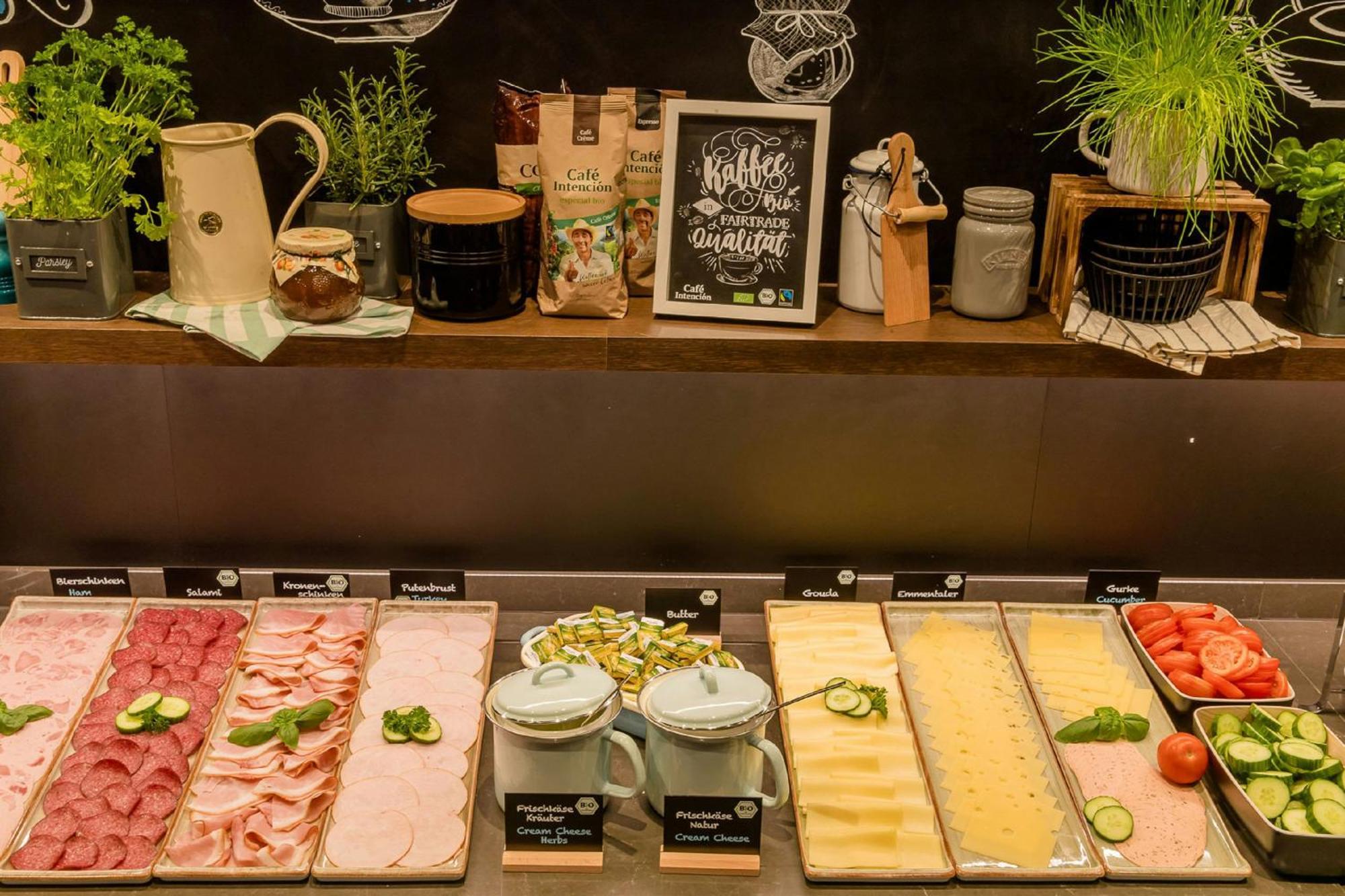 Motel One Barcelona-Ciutadella — Photos 1
