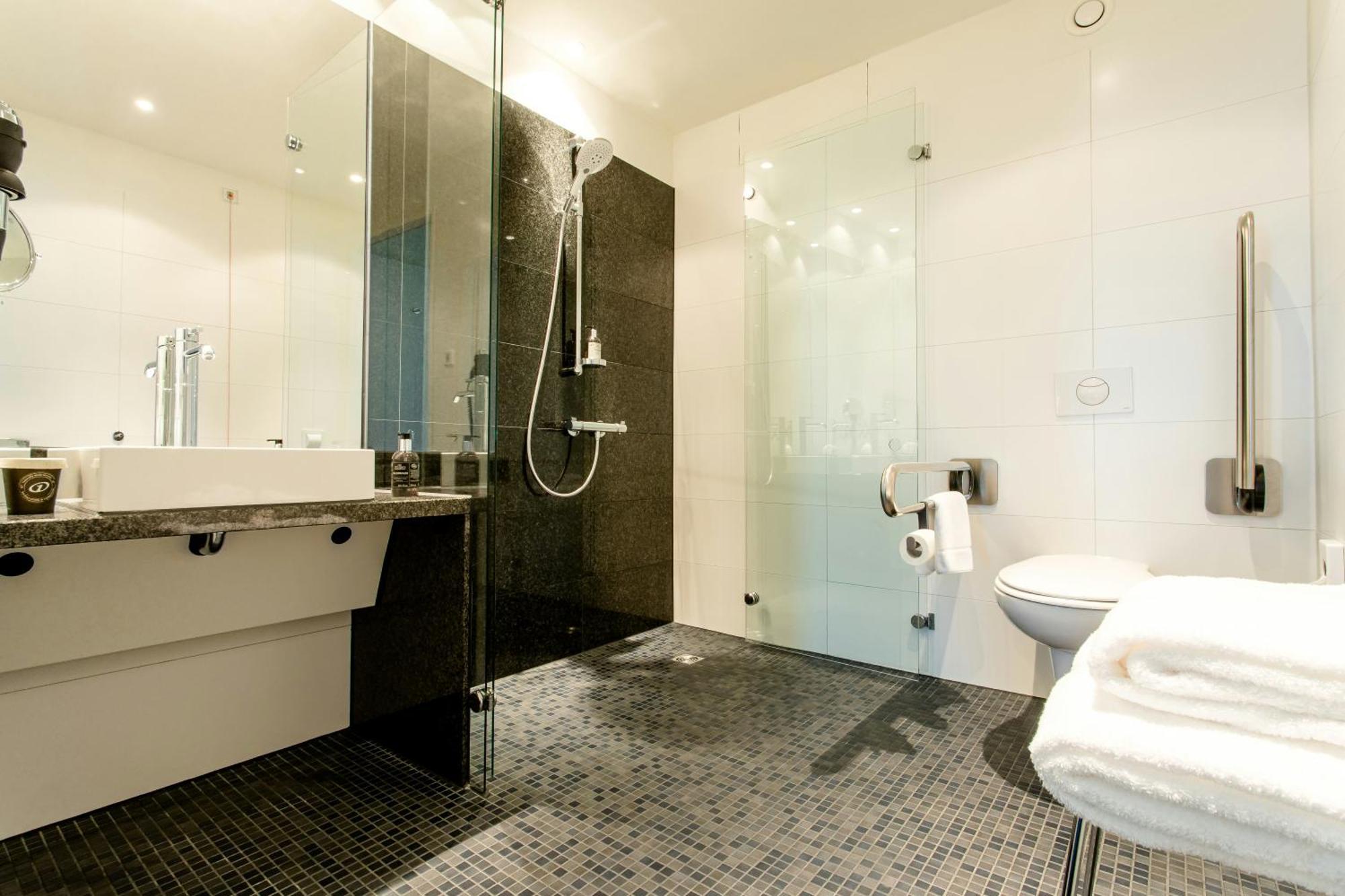Motel One Barcelona-Ciutadella — Photos 3